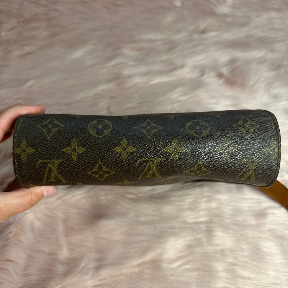🟥 SOLD! Louis Vuitton Cartouchiere MM Monogram Crossbody Bag - Picture 5 of 17
